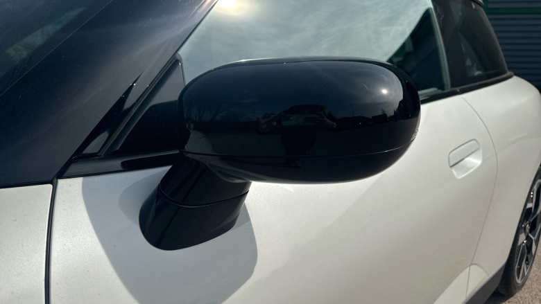 MINI Cooper 135kW E Exclusive [Level 1] 41kWh 3dr Auto Electric Hatchback